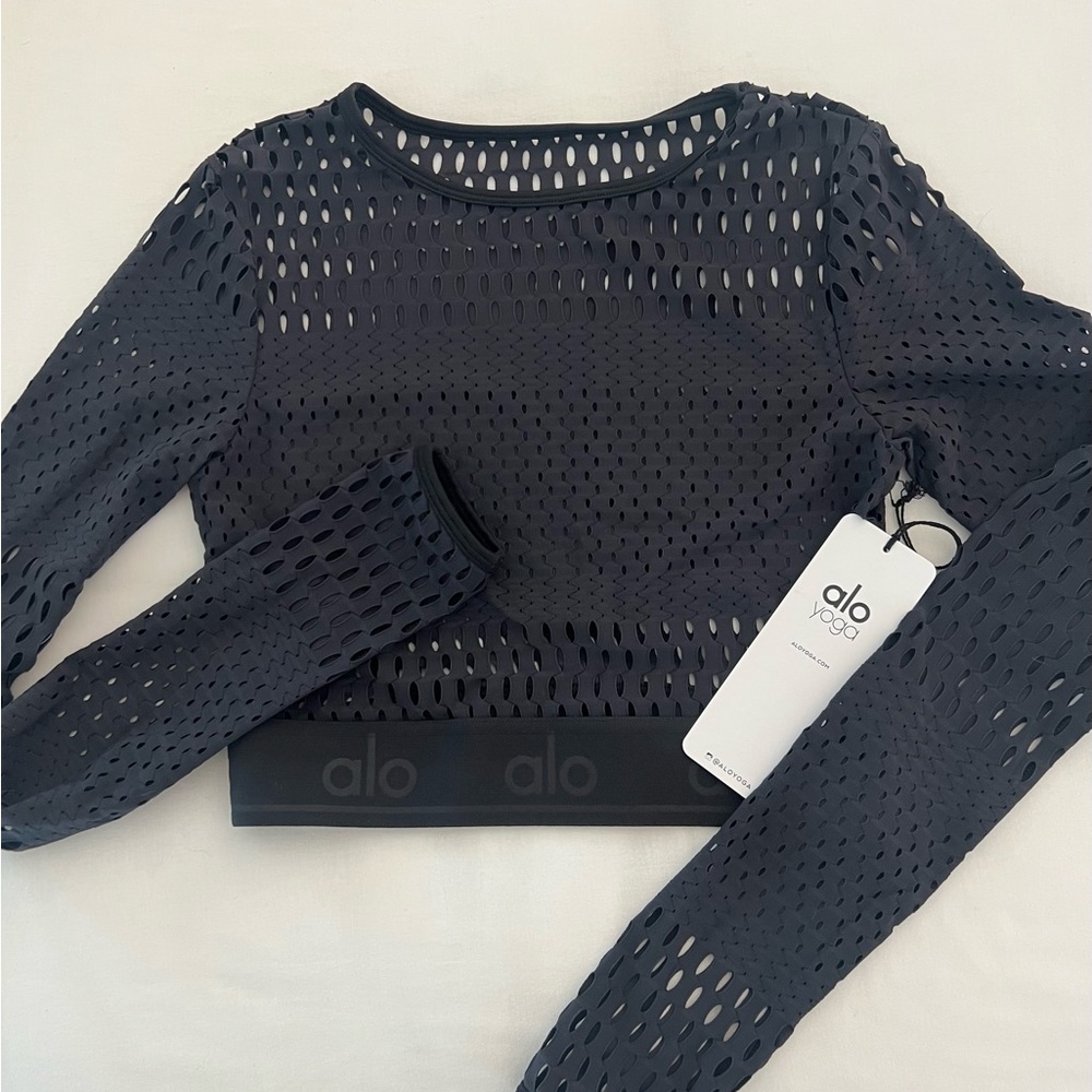 ALO Yoga - Mesh Haute Summer Long Sleeve Crop Top Black Size S